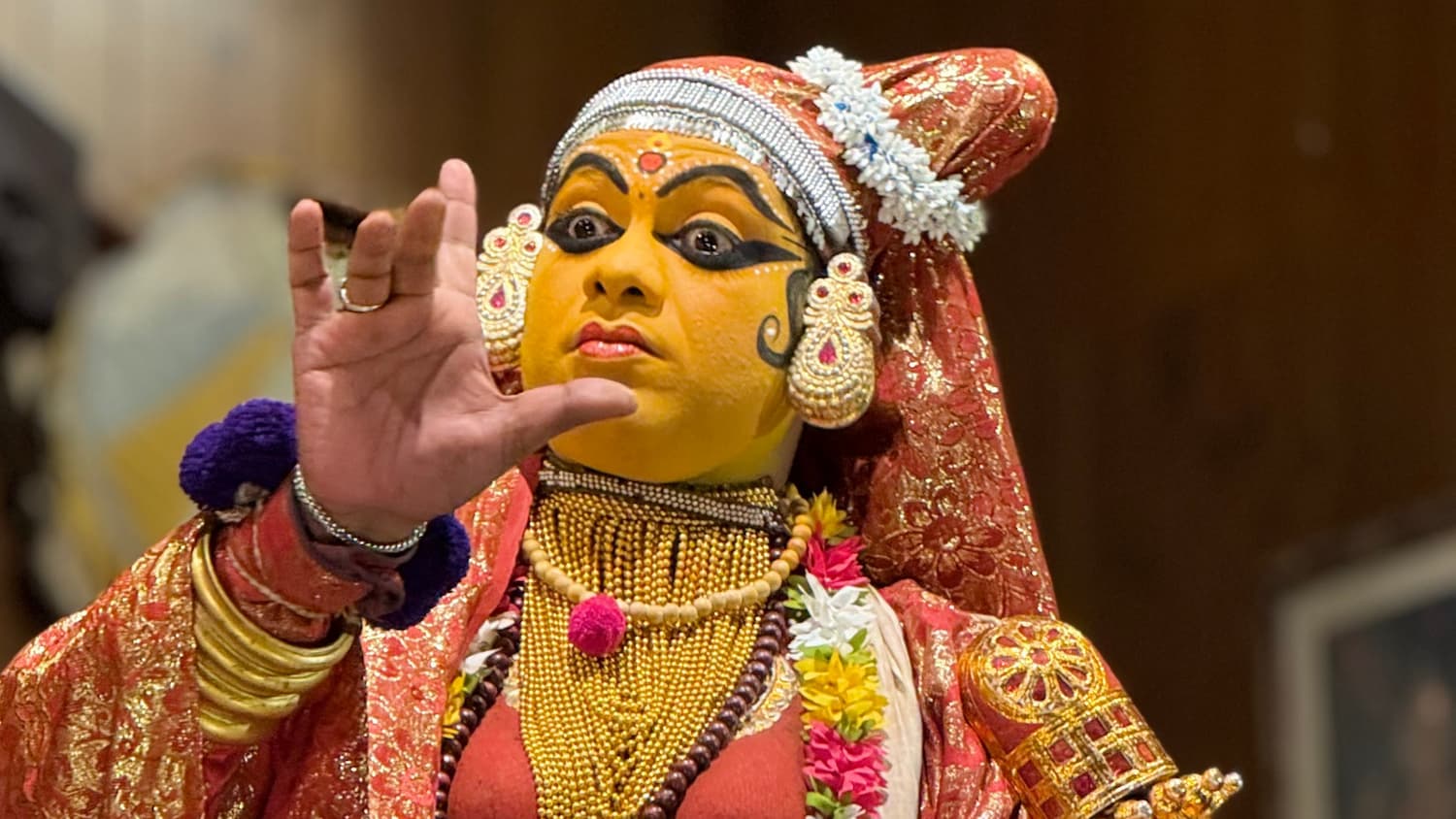 otros-destinos-asia-india-danza-Kathakali_Kochin-viajes-cau-cau